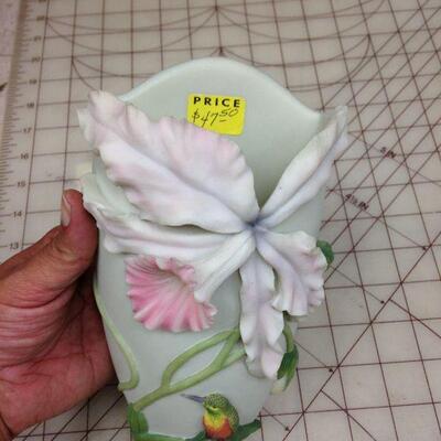 https://www.ebay.com/itm/114479419861	KG8033B Ibis & Orchid Design Inc. Lavender Cattleya Orchid # 123 wall sconce Vase Local Pickup...