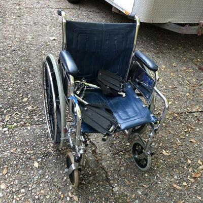 https://www.ebay.com/itm/124408568028	KG4013: Large Mag Wheel Adult Wheelchair Pickup Only		 Buy-It-Now 	 $50.00 

