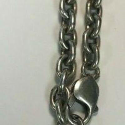 https://www.ebay.com/itm/124401252772	WL176 STERLING SILVER THICK CHAIN WITH FLEUR DE LIS CHARM		 Buy-It-Now 	$30 
