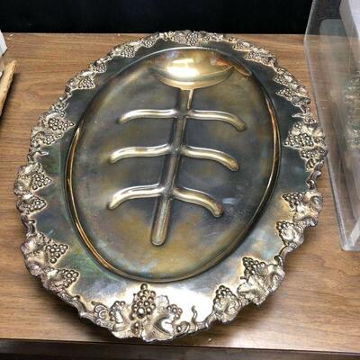 https://www.ebay.com/itm/124408695837	KG4010: Sheffield 12200 Super Heavy Silver Plate Serving Platter Pickup Only		 Auction 
