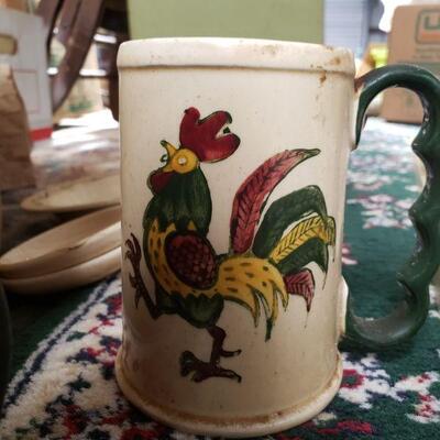 https://www.ebay.com/itm/114484173091	LAR1010A Poppytrail Metlox Rooster Large Mug Dish Pickup Only		 Auction 
