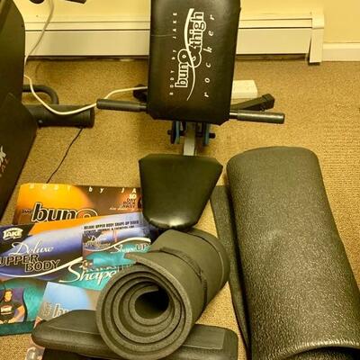 $ 175 for lot: Abb Workout Machine, Body Bun & Thigh Kit / Tapes Excersize Mat & Yoga Mat