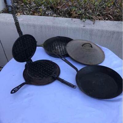 Wagner, Griswold & Puritan Cast Iron and Metal Pans