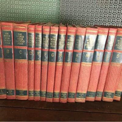 1945 World Book Encyclopedia Volumes