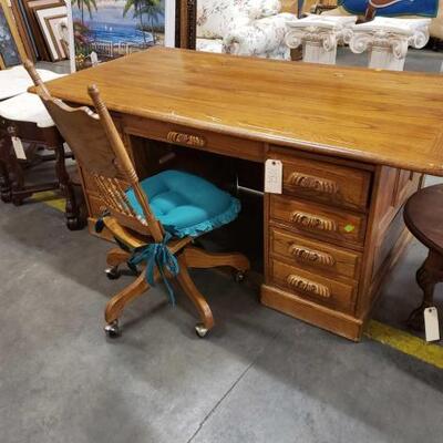 
#1056 • Office Desk With Chair