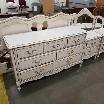 
#1110 • Dresser With Mirror, 2 Night Stands, And Headboard