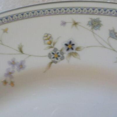 "Mikasa China Set 8 place setting".