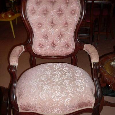 VICTORIAN UPHOLSTERED CHAIR