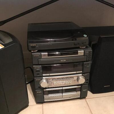 compact stereo with turntable