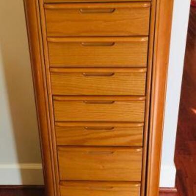 Lot 096-JT2: Jewelry Box 
