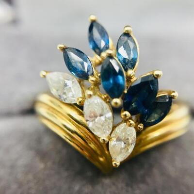 Lot 028-JT2: Diamond and Sapphire Ring 
