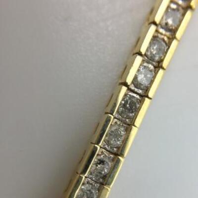 Lot 002-JT2: Diamond Tennis Bracelet 
