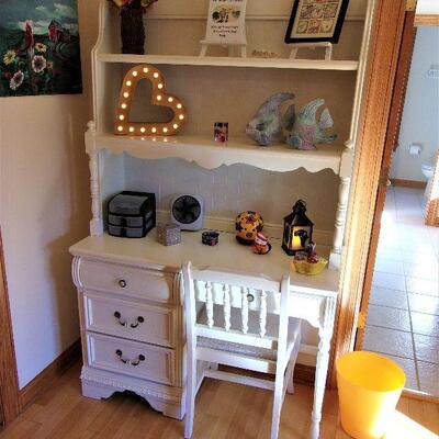 Lexington desk