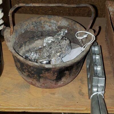 Smelting pot, weight mold