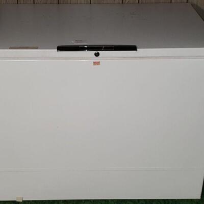 16.7cf Wards Chest Freezer. Unit is in working condition. You will need to bring your own 