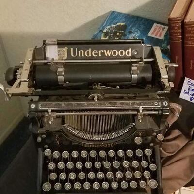 Antique UNDERWOOD typewrite. Keys are operational and do not stick.