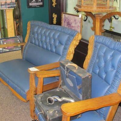 Online AUCTION - Six Corners Antiques Mall is Closing.
Bid online only at NarhiAUCTIONS.com November 19 - 23, 2020.
Appox. 1,000...