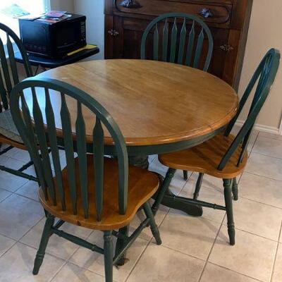 pedistal kitchen table  and chairs 