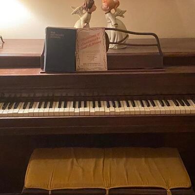 Lester Piano