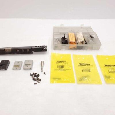 972	

Gun Parts
Includes Glock Trigger Pin, Glock EXT Slide Stop Pins, Glock Extractor 9mm, Mounts, And More