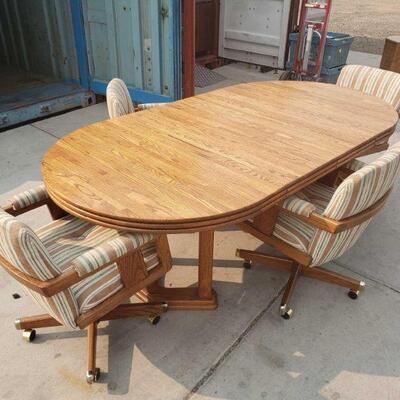 4555	

Dining Room Table
Dining Room Table 83