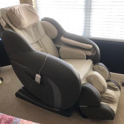 Massage Chair with Mutiple setting.