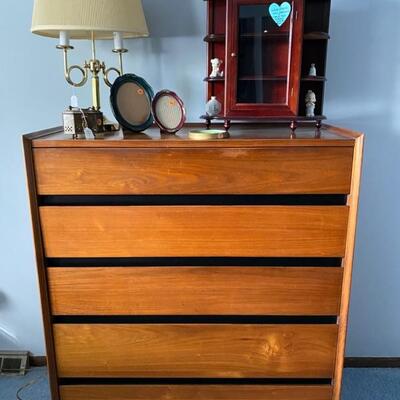 Merton Gershun for Dillingham Mid-century walnut 5-drawer chest