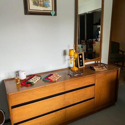 Merton Gershun for Dillingham Mid-century walnut  & teak 9-drawer lowboy w/mirror