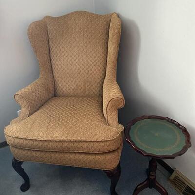 Sherrill wing chair w/mahogany legs