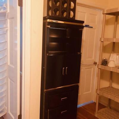 Lacquer bar/storage
