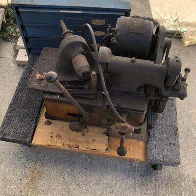 https://www.ebay.com/itm/114524910833	LAR1030: Vintage Albertson & Co Valve Face Lathe Grinding Machine Ginder - Parts - Pickup Only...