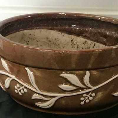 https://www.ebay.com/itm/114521053870	KG099 CERAMIC PLANT POT BROWN AND WHITE		 Auction 	 Ebay 
