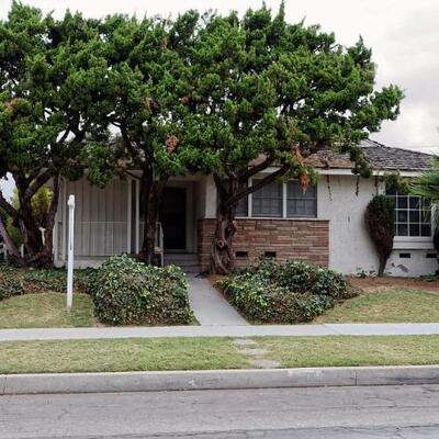Lot # #100 â€¢ 2356 Knoxville Avenue Long Beach, CA 90815

This is an online auction for probate auction in Los Angeles County....