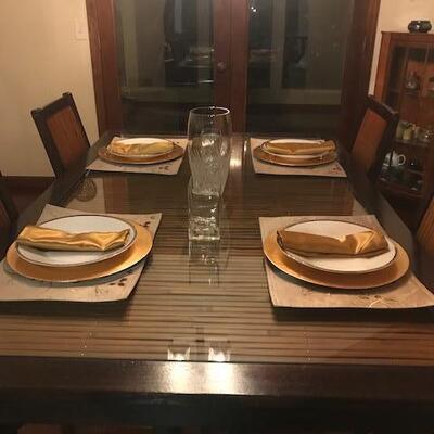 D/R Table & Chairs