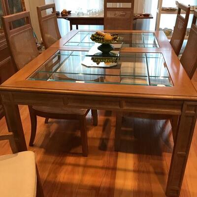 Stanley dining table $350
66 X44