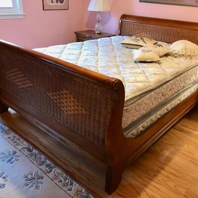 Lexington The Regency Collection Henry Link queen bed frame $325