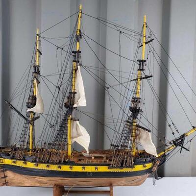 5114:  â€¢ Model Ship By Ron Pippin