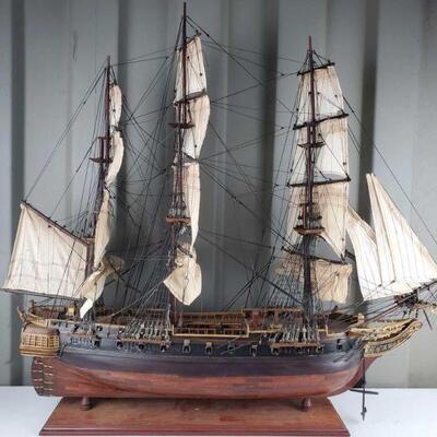 5038:  â€¢ Model Ship By Ron Pippin