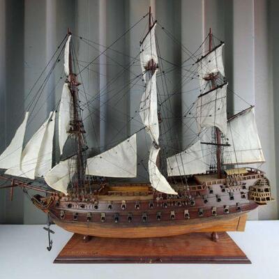 #5230 â€¢ Le Supurbe 1784 Model Ship By Ron Pippin