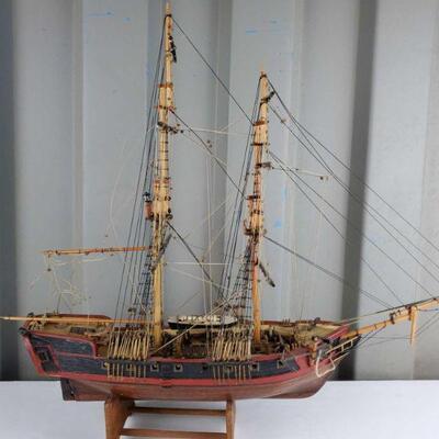 5116:  â€¢ Model Ship By Ron Pippin