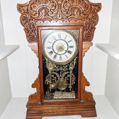 American Antique Oak Mantel Clock
