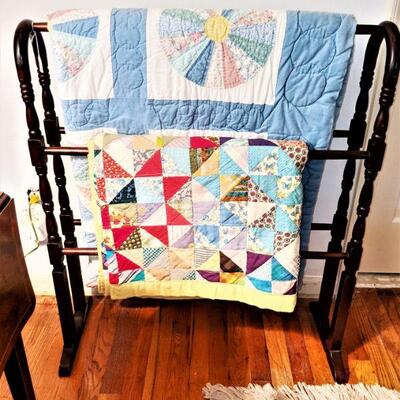 Quilt stand and quilts