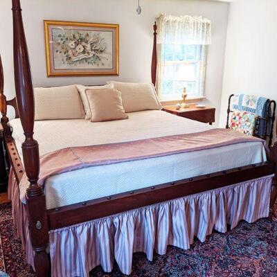 Henkle Harris King Size Four Poster Bed 