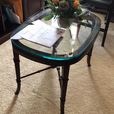https://www.ebay.com/itm/124462720409	KG0071 Glass Top Coffee Table Modern Pickup Only		Auction

