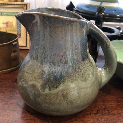 https://www.ebay.com/itm/124252935091	PR4504: Shearwater Pottery Vase Local Estate Sale Pickup		 Buy-IT-Now 	 $150.00 
