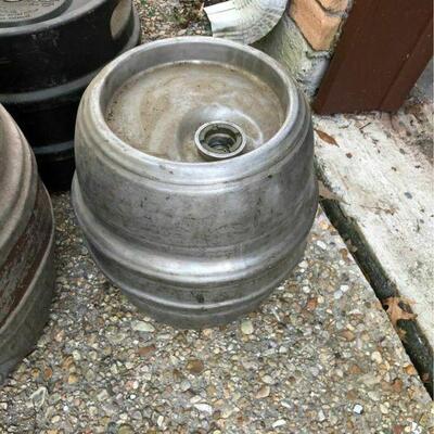 https://www.ebay.com/itm/124408708759	TL6003: Falstaff vintage Keg pickup only		 Buy-it-Now 	 $125.00 
