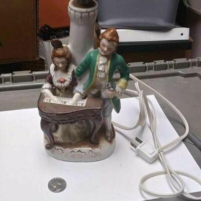 https://www.ebay.com/itm/124173650051	AB0335 SMALL VINTAGE CERAMIC FIGURINE LAMP MAN & WOMAN WITH PIANO .00 MADE IN OC		 Buy-it-Now...