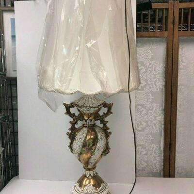 https://www.ebay.com/itm/114273772093	Cma2103: Antique Capodimonte Style Lamp w/ Flowers		Buy-it-Now	 $99.99 
