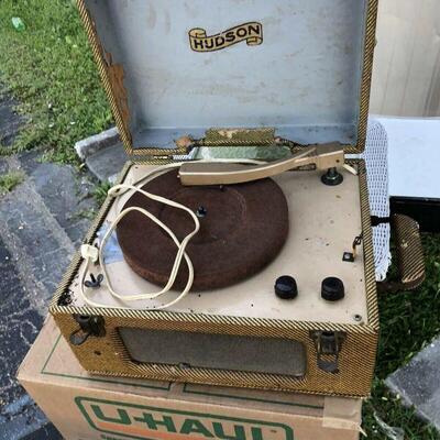 https://www.ebay.com/itm/114524910831	LAR1035: Vintage HUDSON Portable Recorder Player - not tested parts  - Pickup Only		 OBO 	 $20.00 
