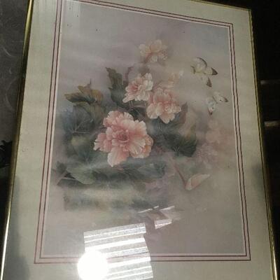 https://www.ebay.com/itm/114509035719	LAR0037 Pink Flowers and Butterfly Print Framed Pickup Only ( 20.5